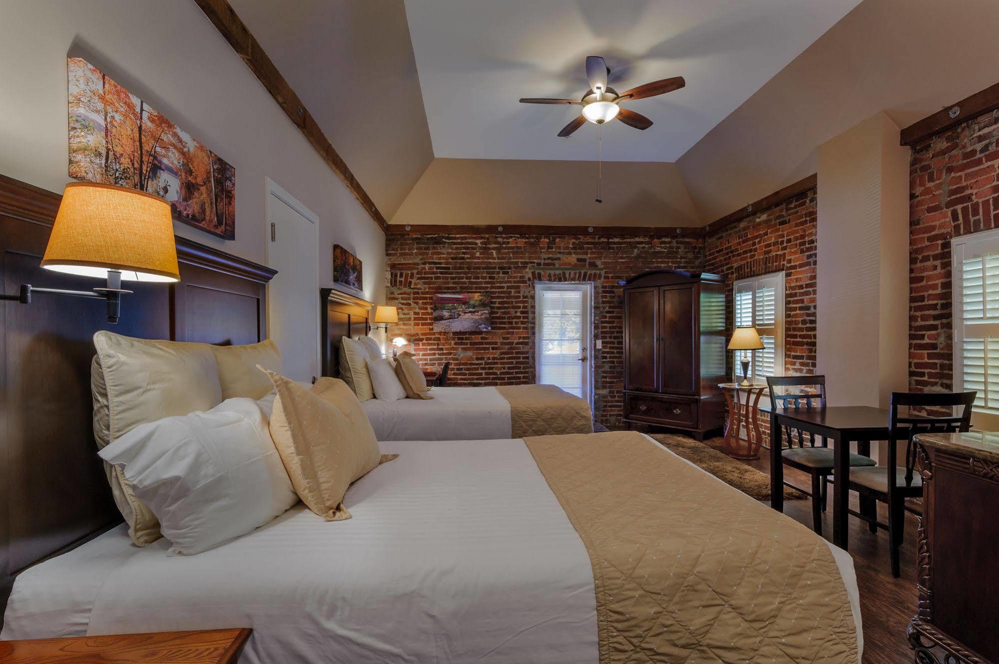 Grass Valley Courtyard Suites Eksteriør billede